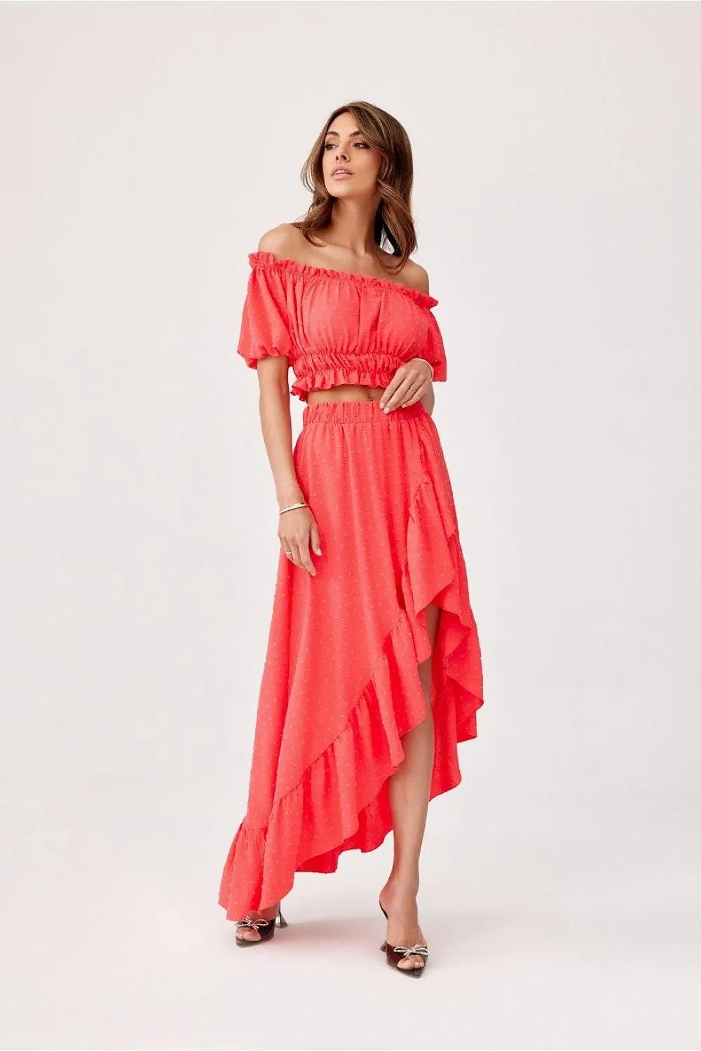 Chic Asymmetrical Summer Outfit with Ruffled Skirt